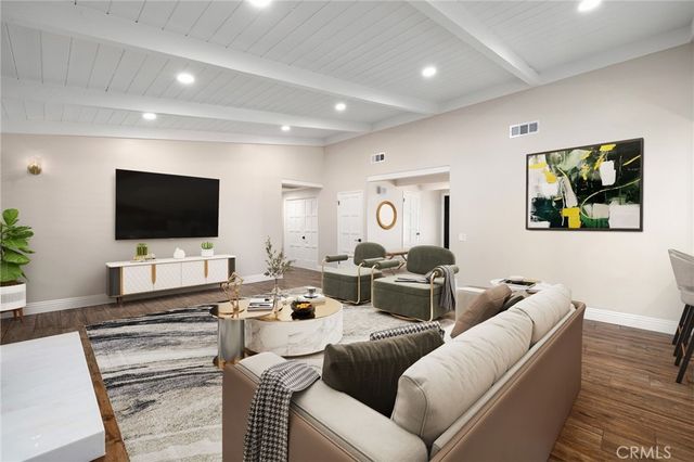 514 N Valley Center Avenue, Glendora, CA 91741