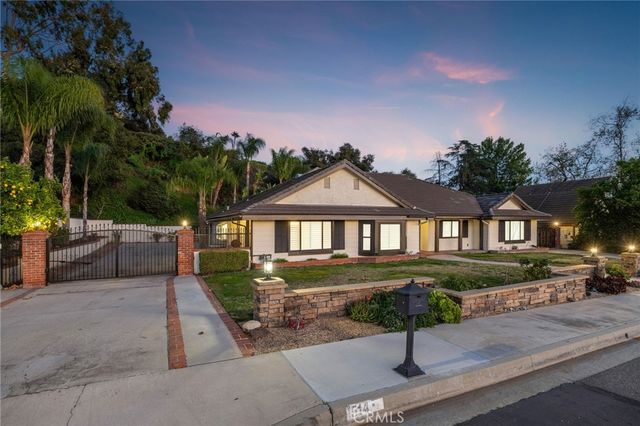 514 N Valley Center Avenue, Glendora, CA 91741