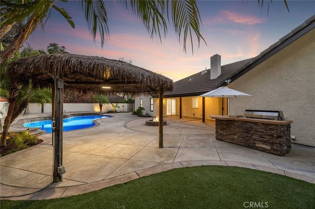 514 N Valley Center Avenue, Glendora, CA 91741