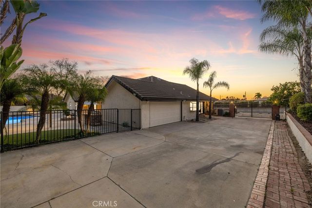 514 N Valley Center Avenue, Glendora, CA 91741