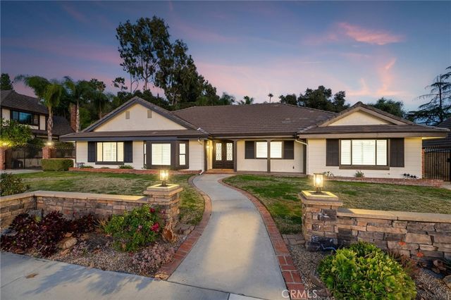 514 N Valley Center Avenue, Glendora, CA 91741