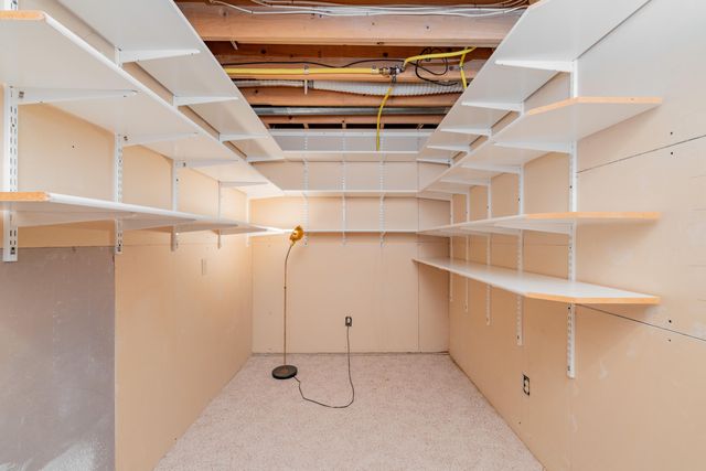 7217 Hawthorn Valley Avenue, Kalamazoo, MI 49009