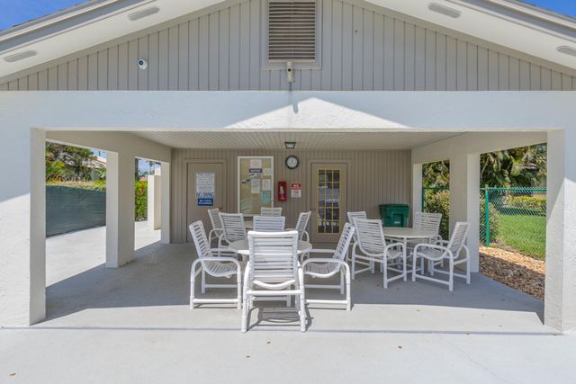 517 Summerset Court, Indian Harbour Beach, FL 32937