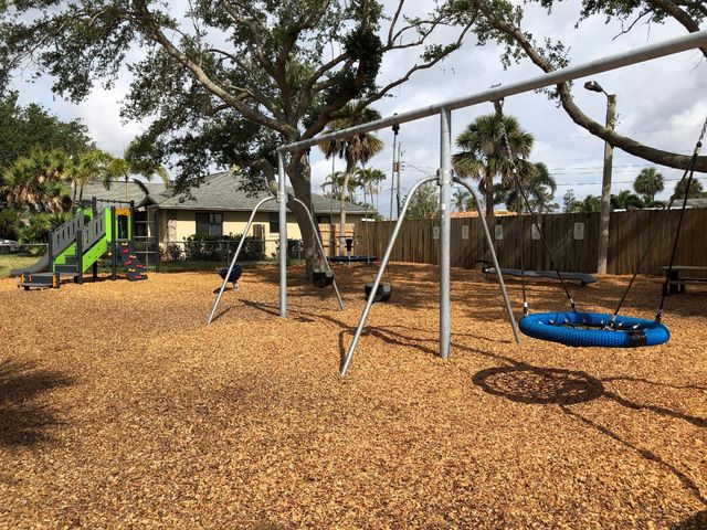 517 Summerset Court, Indian Harbour Beach, FL 32937