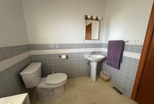 11229 Evans Street, Sugar Creek, MO 64050