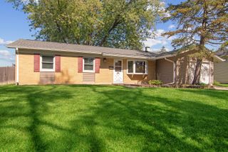 856 E Cooper Drive, Palatine, IL 60074