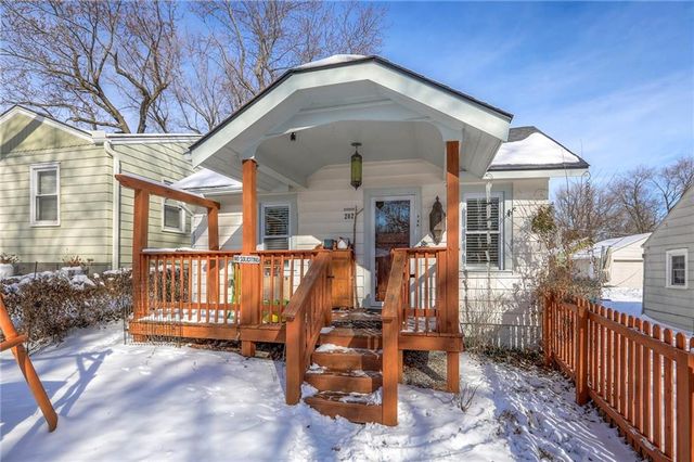 202 E 80th Terrace, Kansas City, MO 64114