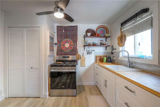 202 E 80th Terrace, Kansas City, MO 64114