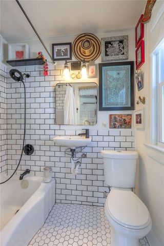 202 E 80th Terrace, Kansas City, MO 64114