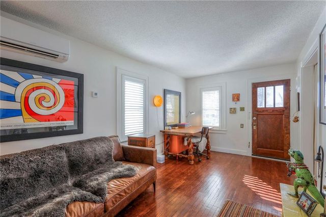 202 E 80th Terrace, Kansas City, MO 64114