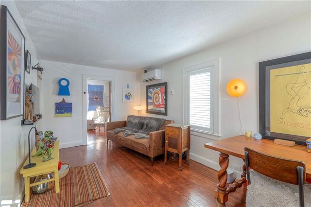 202 E 80th Terrace, Kansas City, MO 64114