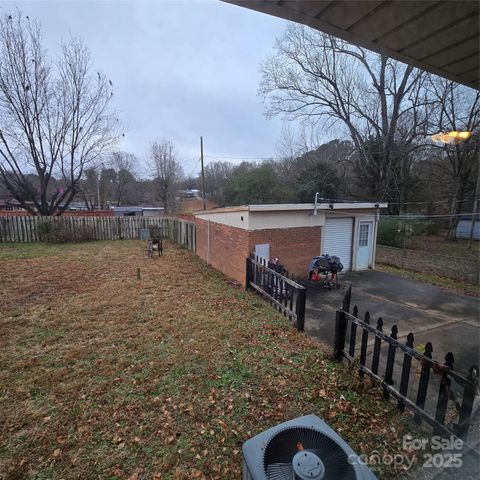 1196 Carolyn Drive, Albemarle, NC 28001