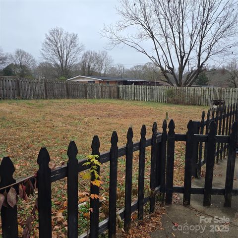 1196 Carolyn Drive, Albemarle, NC 28001