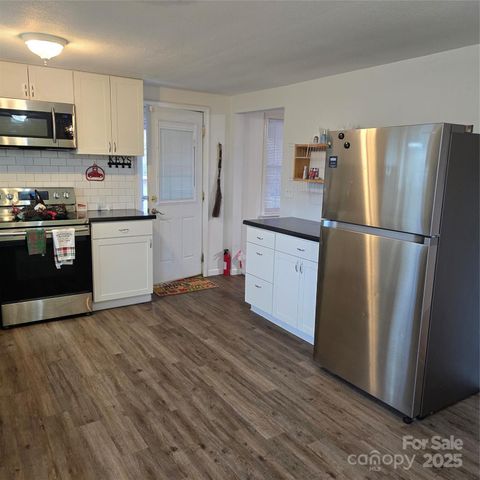 1196 Carolyn Drive, Albemarle, NC 28001