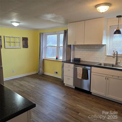 1196 Carolyn Drive, Albemarle, NC 28001