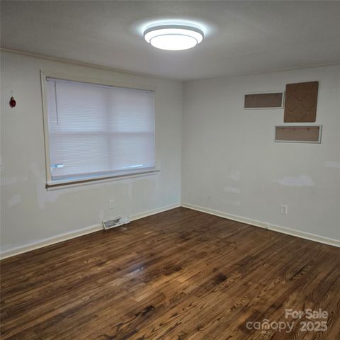 1196 Carolyn Drive, Albemarle, NC 28001