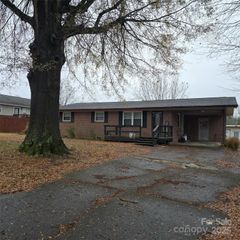 1196 Carolyn Drive, Albemarle, NC 28001