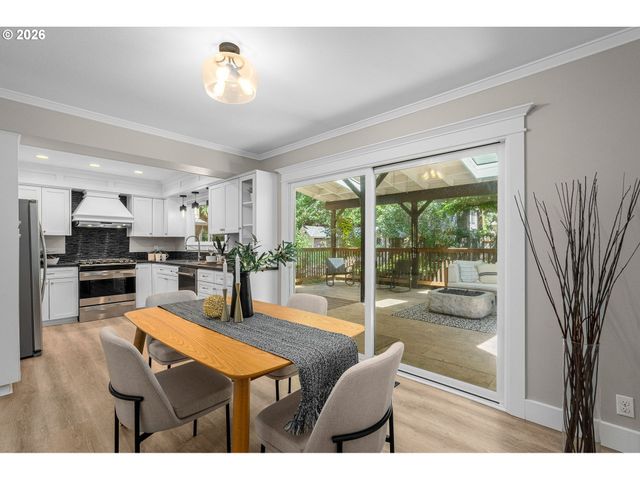 5309 CHILDS Rd, Lake Oswego, OR 97035