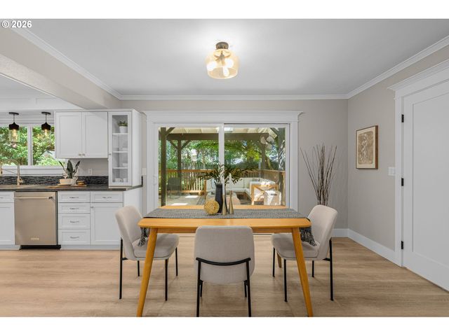 5309 CHILDS Rd, Lake Oswego, OR 97035