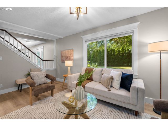 5309 CHILDS Rd, Lake Oswego, OR 97035