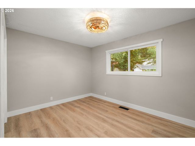 5309 CHILDS Rd, Lake Oswego, OR 97035