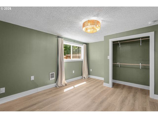 5309 CHILDS Rd, Lake Oswego, OR 97035