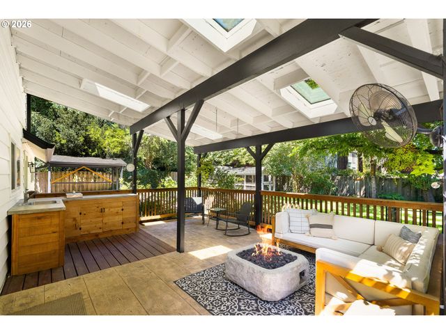 5309 CHILDS Rd, Lake Oswego, OR 97035