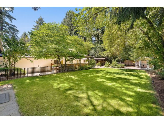 5309 CHILDS Rd, Lake Oswego, OR 97035