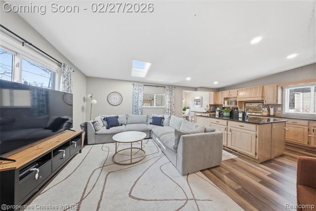 1021 N Altadena Avenue, Royal Oak, MI 48067