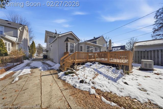 1021 N Altadena Avenue, Royal Oak, MI 48067