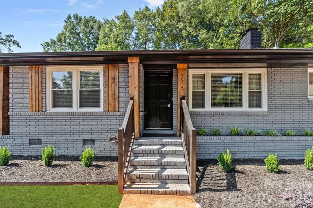 2014 Sandhurst Drive, Charlotte, NC 28205