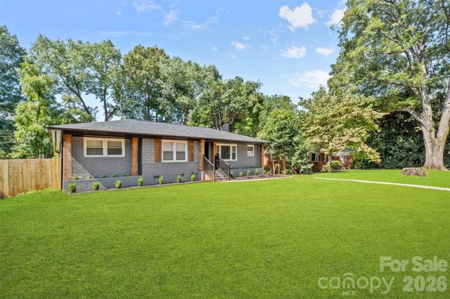 2014 Sandhurst Drive, Charlotte, NC 28205