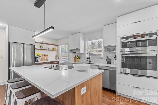 2014 Sandhurst Drive, Charlotte, NC 28205