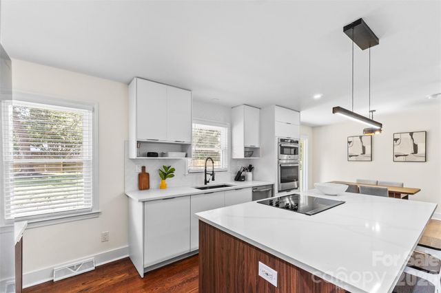 2014 Sandhurst Drive, Charlotte, NC 28205