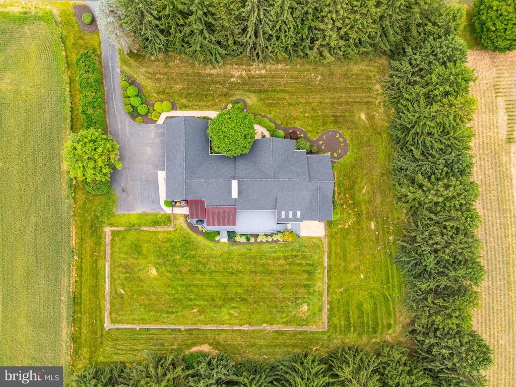 Image 102 of property listing at 1950 MOUNT HOREB RD, Street, MD 21154