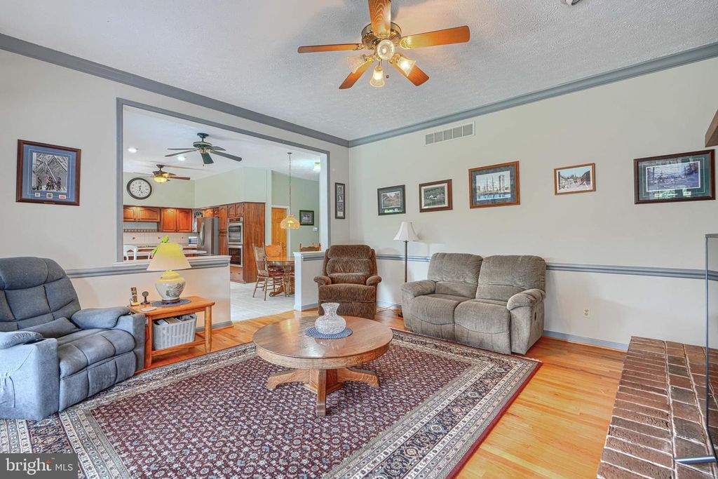 Image 34 of property listing at 1950 MOUNT HOREB RD, Street, MD 21154