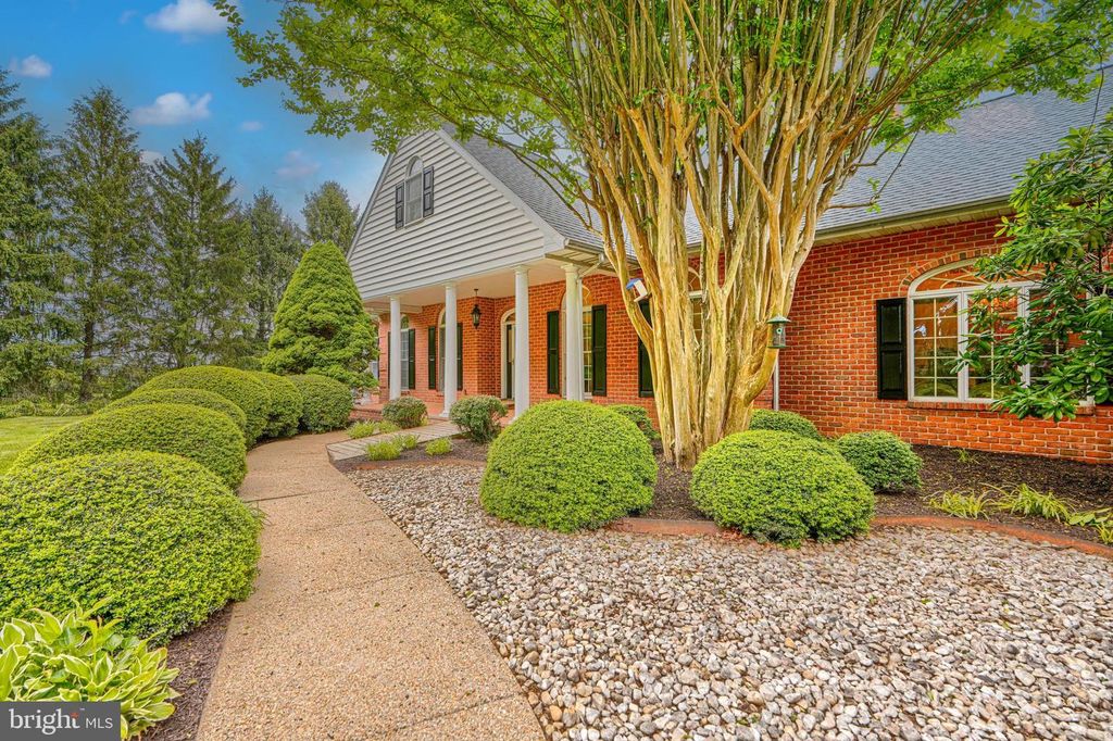 Image 6 of property listing at 1950 MOUNT HOREB RD, Street, MD 21154