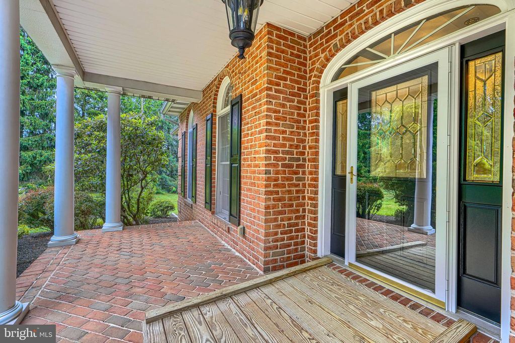 Image 7 of property listing at 1950 MOUNT HOREB RD, Street, MD 21154