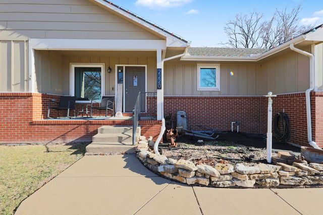 2220 Gentry Ln, El Dorado, KS 67042