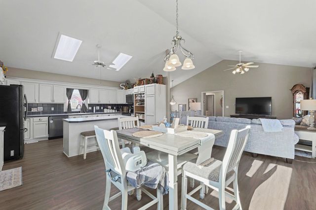 2220 Gentry Ln, El Dorado, KS 67042