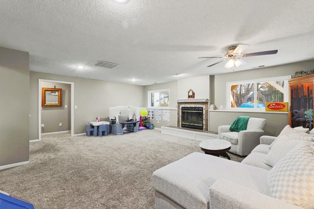 2220 Gentry Ln, El Dorado, KS 67042