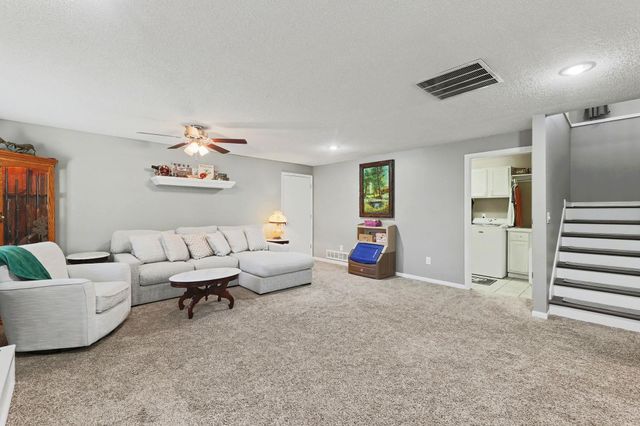 2220 Gentry Ln, El Dorado, KS 67042