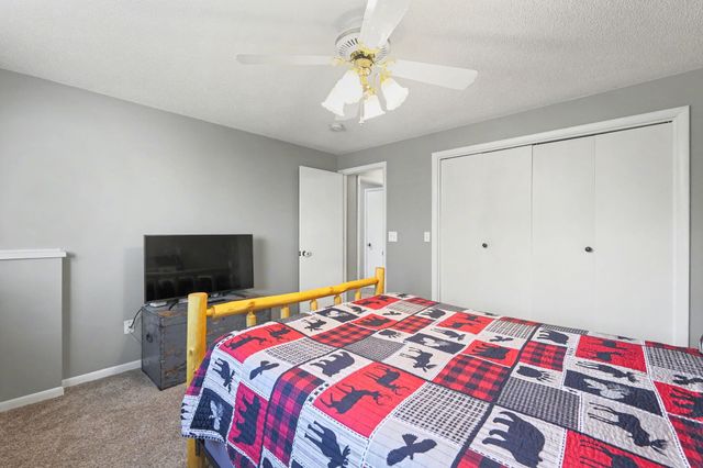 2220 Gentry Ln, El Dorado, KS 67042