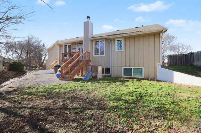 2220 Gentry Ln, El Dorado, KS 67042