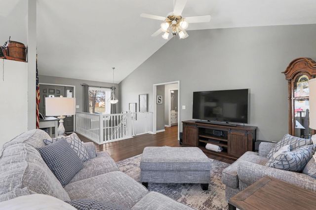 2220 Gentry Ln, El Dorado, KS 67042