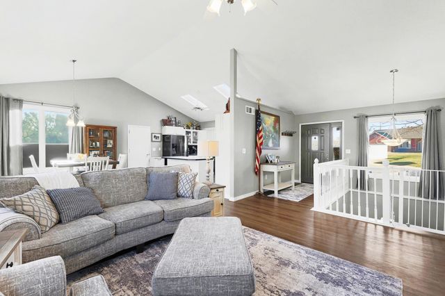 2220 Gentry Ln, El Dorado, KS 67042