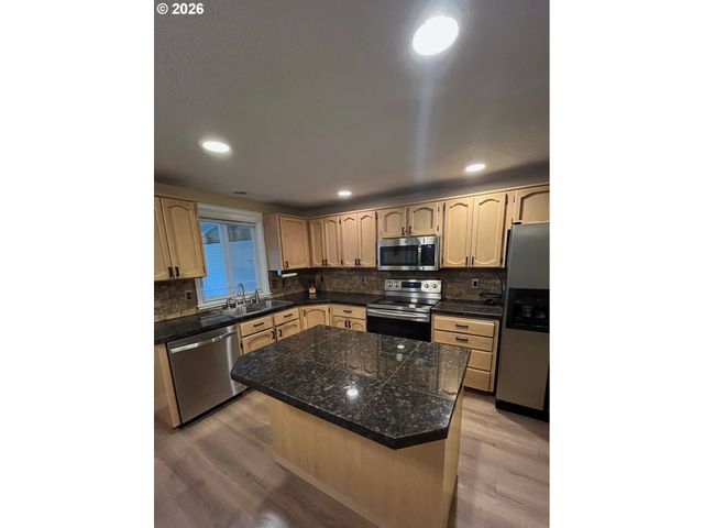 10205 Ne 69TH St, Vancouver, WA 98662