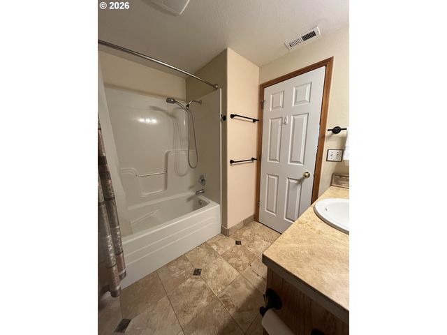 10205 Ne 69TH St, Vancouver, WA 98662