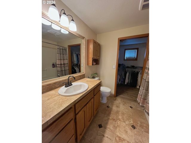 10205 Ne 69TH St, Vancouver, WA 98662