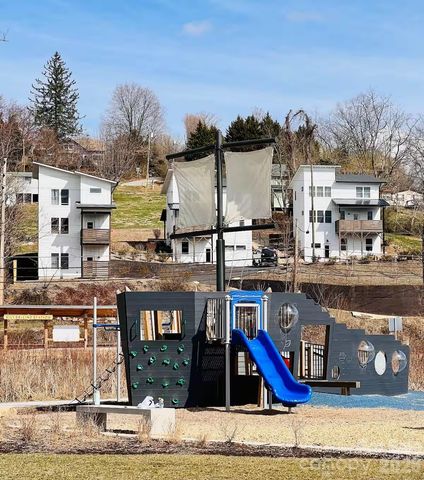 1063 Riverside Drive, Asheville, NC 28804